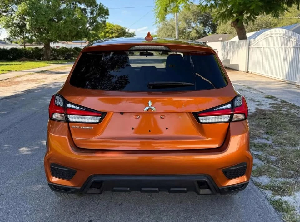 2020 Mitsubishi Outlander Sport - Image 3 of 18