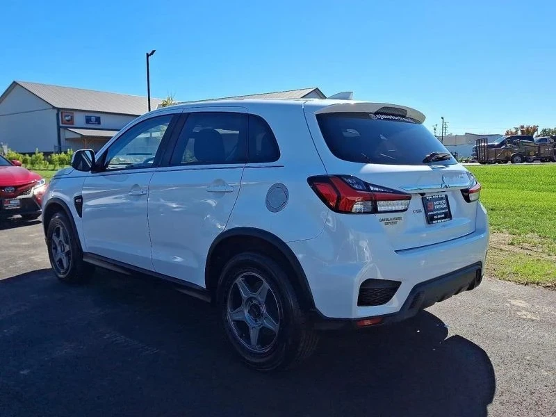 2020 Mitsubishi Outlander - Image 4 of 12