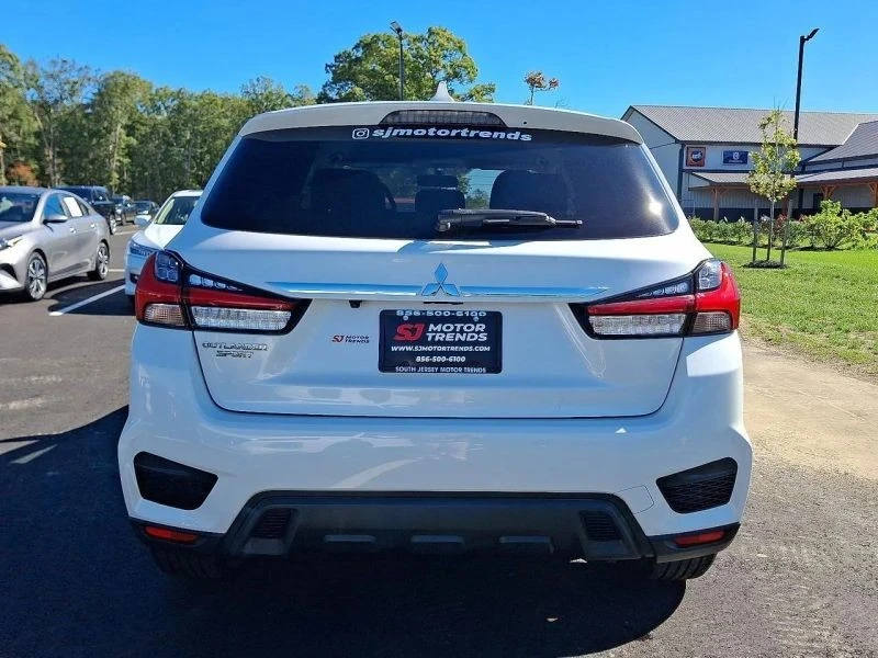 2020 Mitsubishi Outlander - Image 5 of 12
