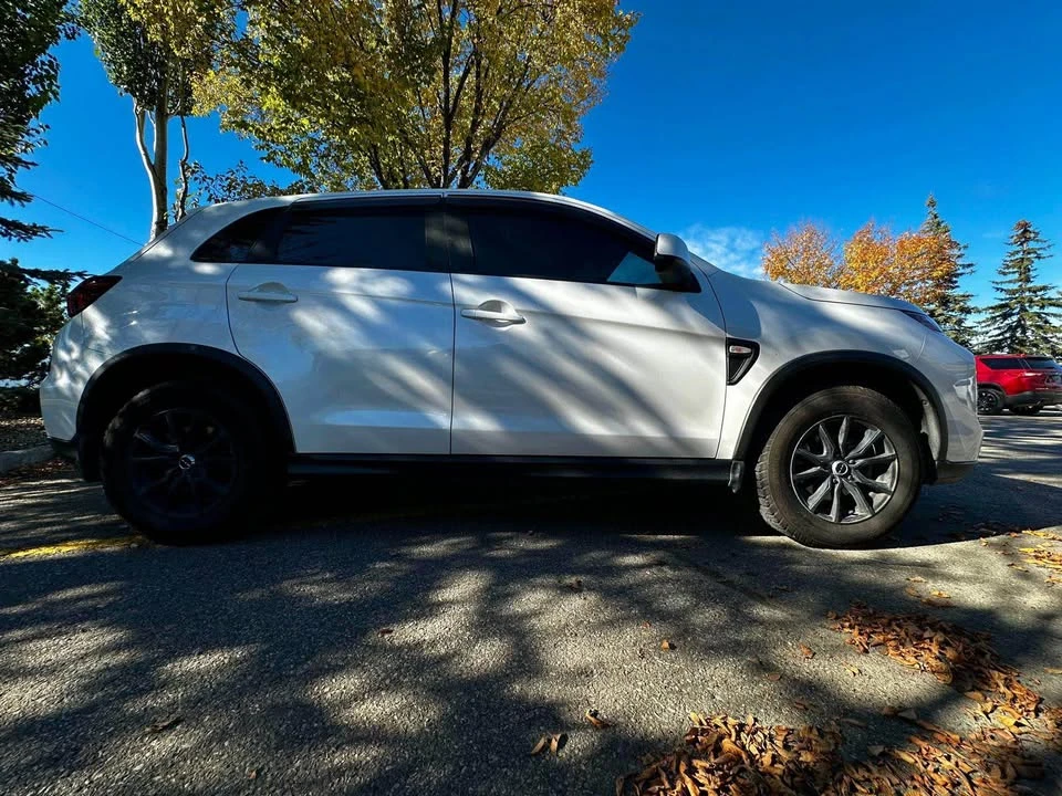 2020 Mitsubishi RVR - Image 8 of 17