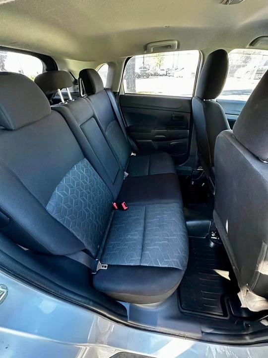 2020 Mitsubishi RVR - Image 12 of 17