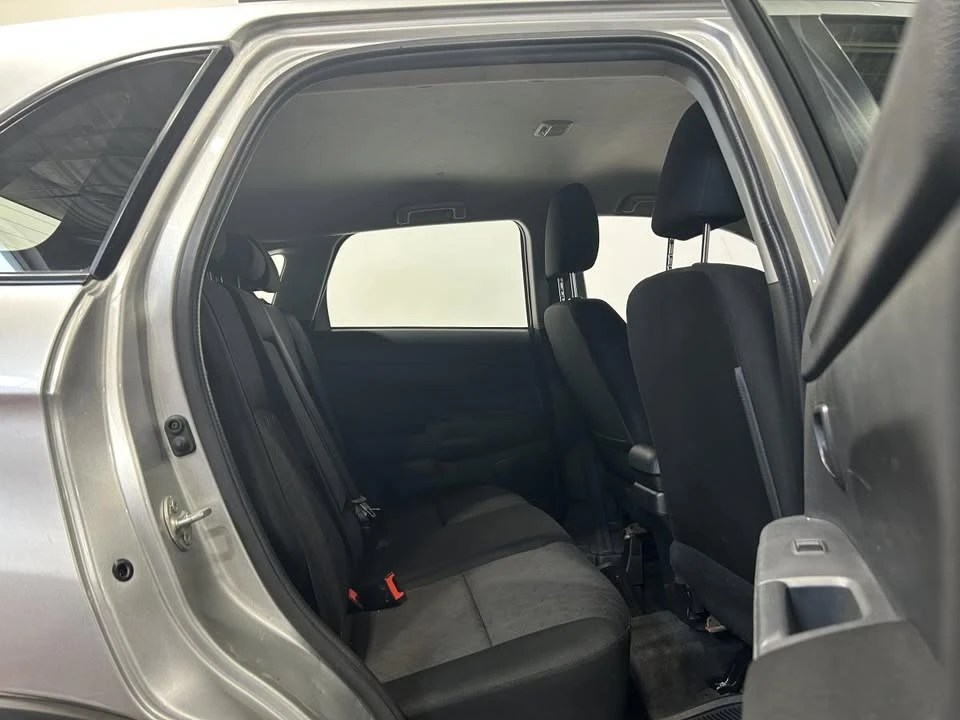 2020 Mitsubishi RVR - Image 9 of 19