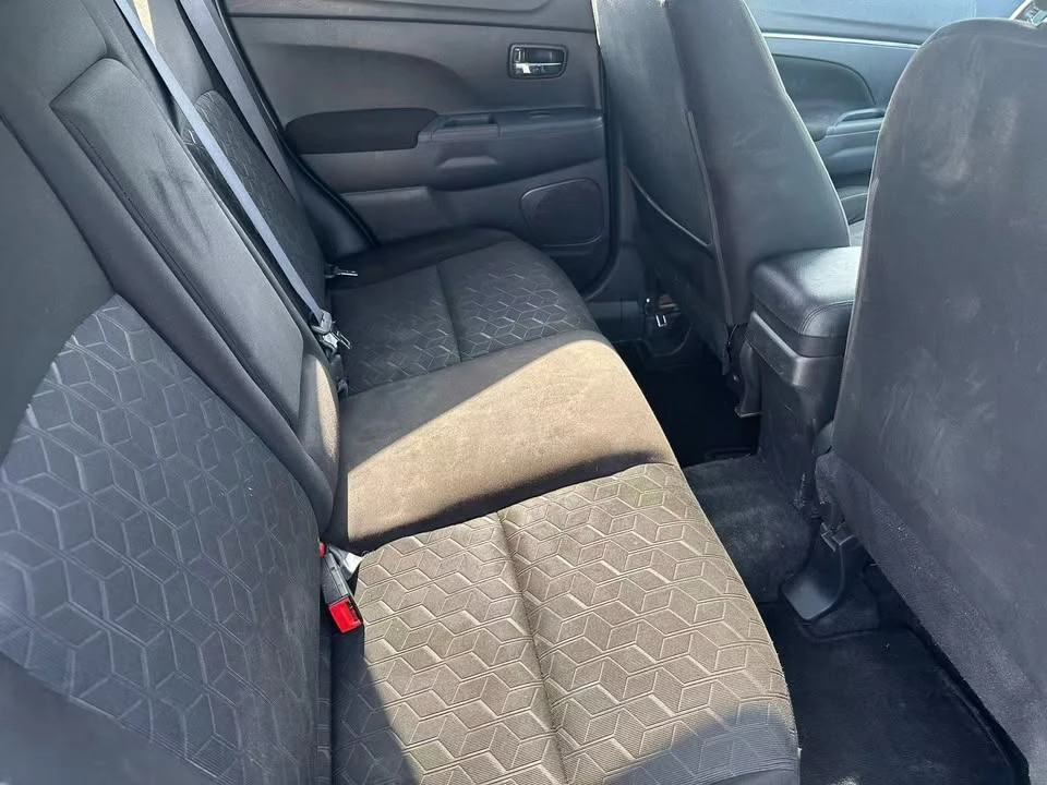 2020 Mitsubishi RVR - Image 10 of 16