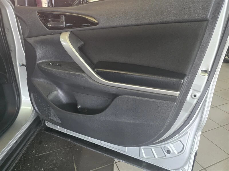 2020 Mitsubishi Eclipse Cross - Image 12 of 20