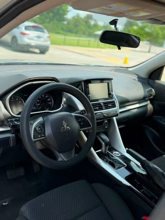 2020 Mitsubishi Eclipse Cross - Image 8 of 12