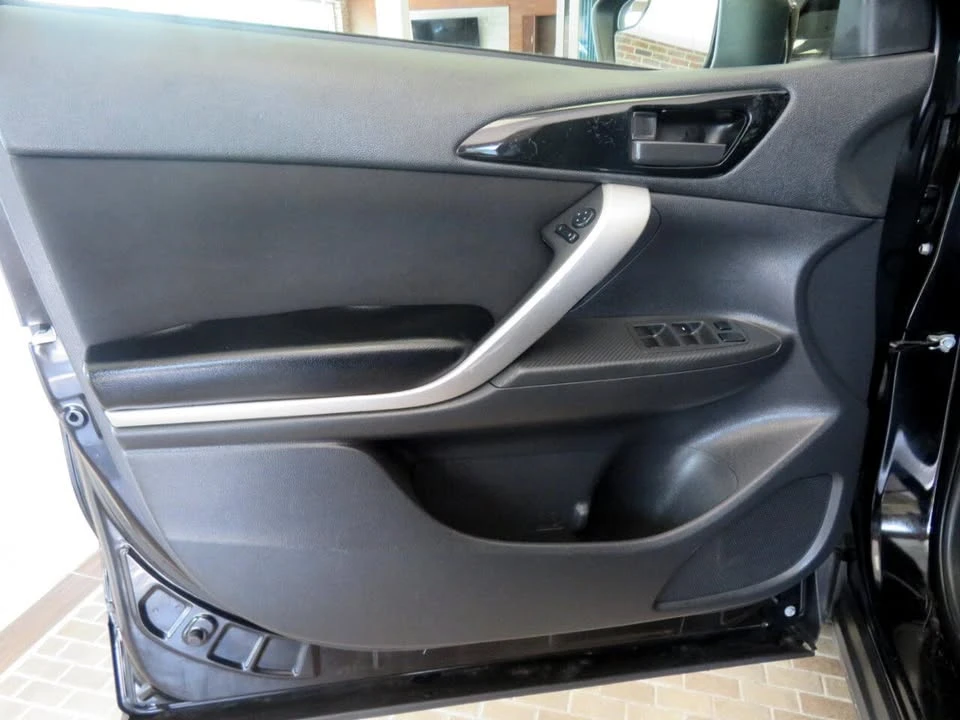 2020 Mitsubishi Eclipse Cross - Image 13 of 20