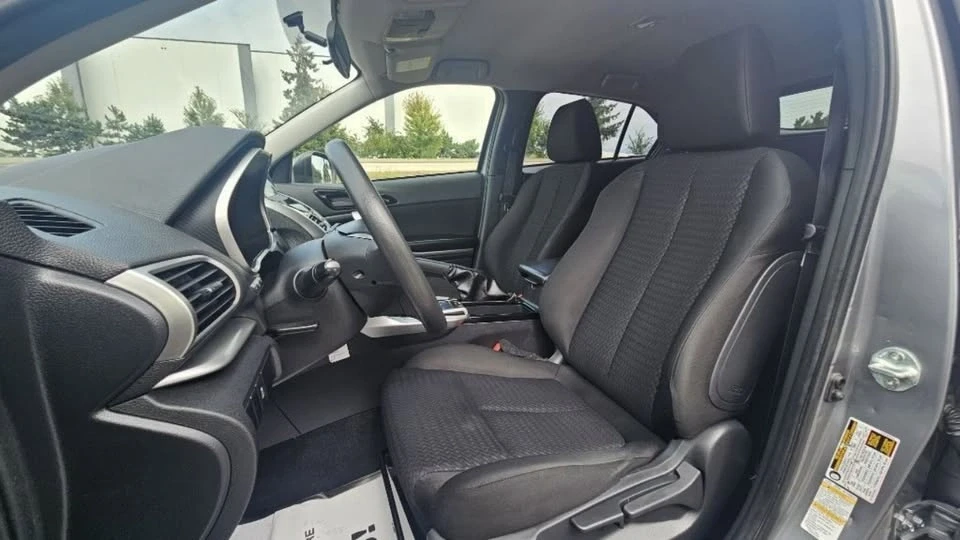 2020 Mitsubishi Eclipse Cross - Image 9 of 15