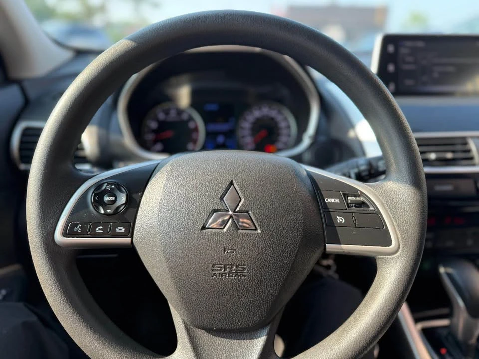 2020 Mitsubishi Eclipse Cross - Image 10 of 15