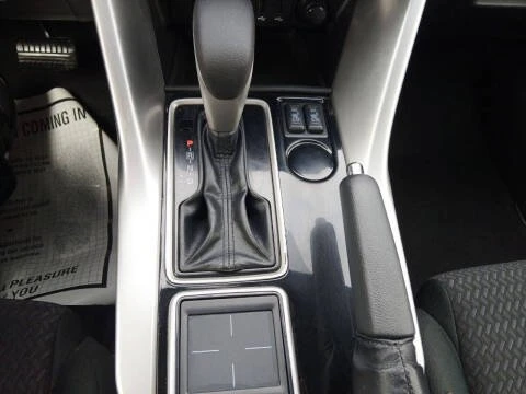 2020 Mitsubishi Eclipse Cross - Image 11 of 14