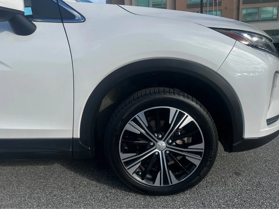 2020 Mitsubishi Eclipse Cross - Image 9 of 15