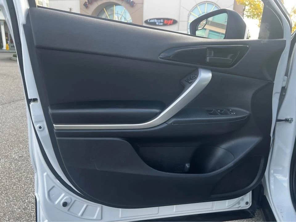 2020 Mitsubishi Eclipse Cross - Image 10 of 15