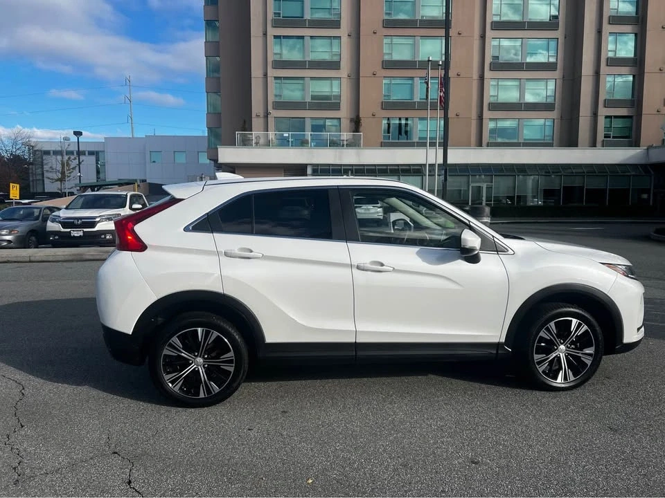2020 Mitsubishi Eclipse Cross - Image 8 of 15