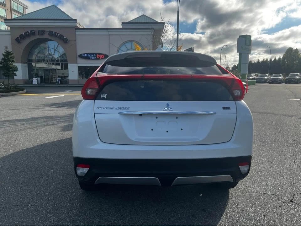 2020 Mitsubishi Eclipse Cross - Image 2 of 15