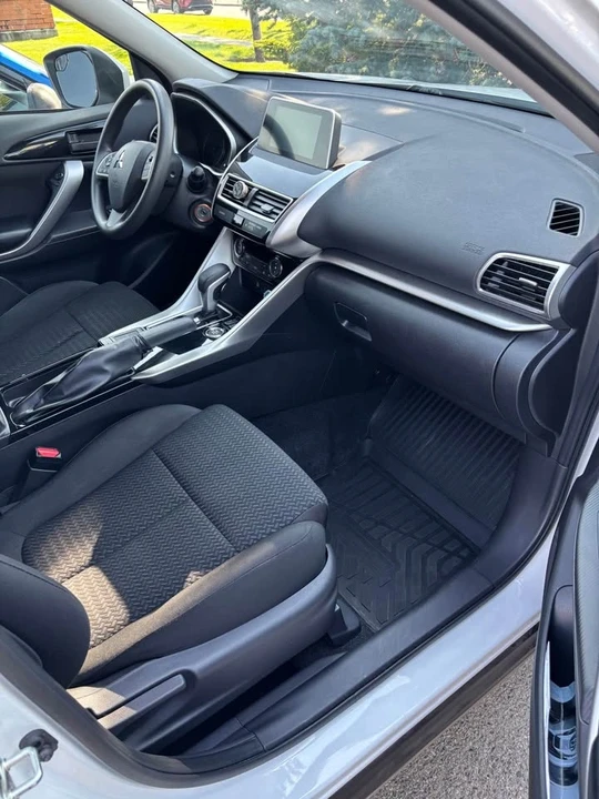 2020 Mitsubishi Eclipse Cross - Image 9 of 12