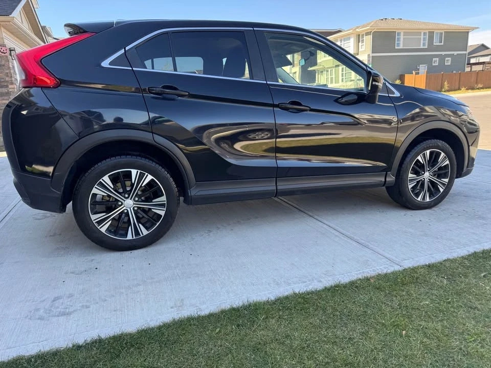 2020 Mitsubishi Eclipse Cross - Image 2 of 11
