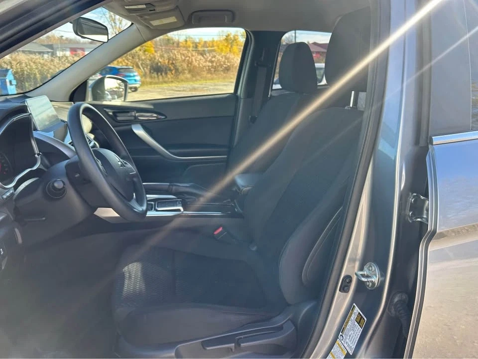 2020 Mitsubishi Eclipse Cross - Image 5 of 12