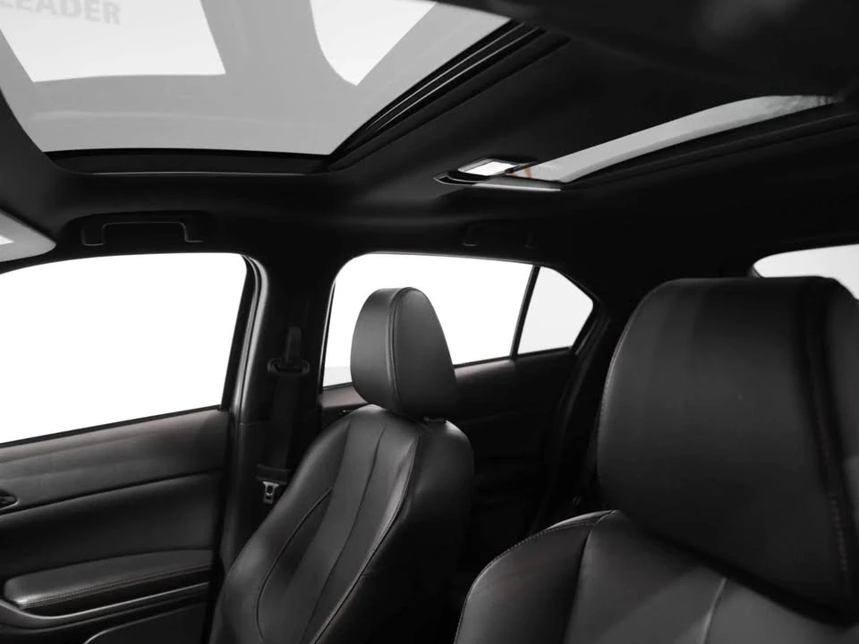 2020 Mitsubishi Eclipse Cross - Image 8 of 18