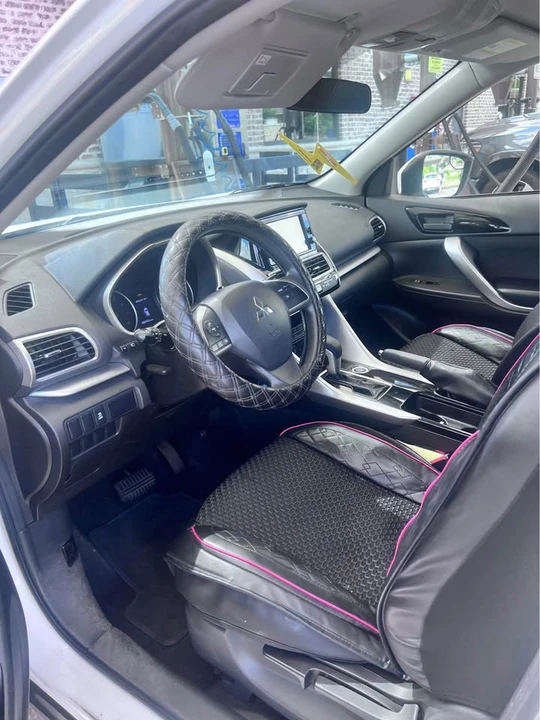 2020 Mitsubishi Eclipse Cross - Image 2 of 4