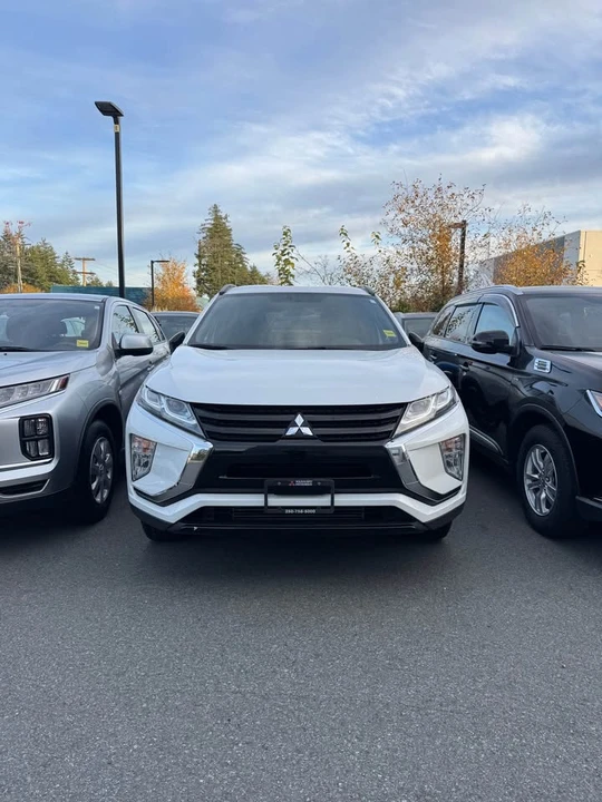 2020 Mitsubishi Eclipse Cross - Image 2 of 3