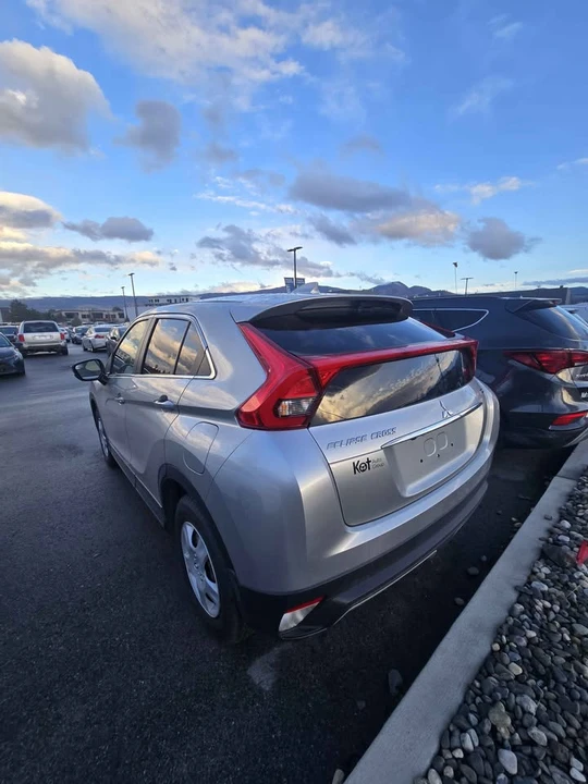 2020 Mitsubishi Eclipse Cross - Image 7 of 9