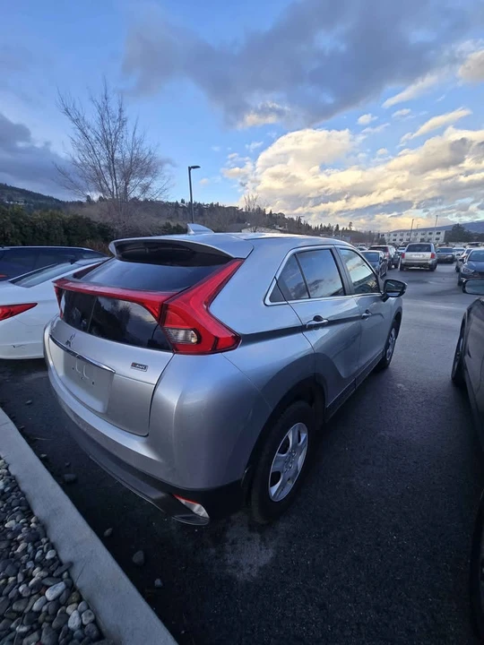 2020 Mitsubishi Eclipse Cross - Image 8 of 9
