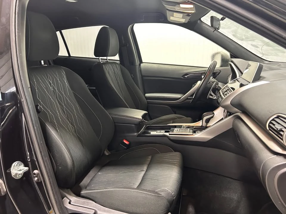 2020 Mitsubishi Eclipse Cross - Image 18 of 19