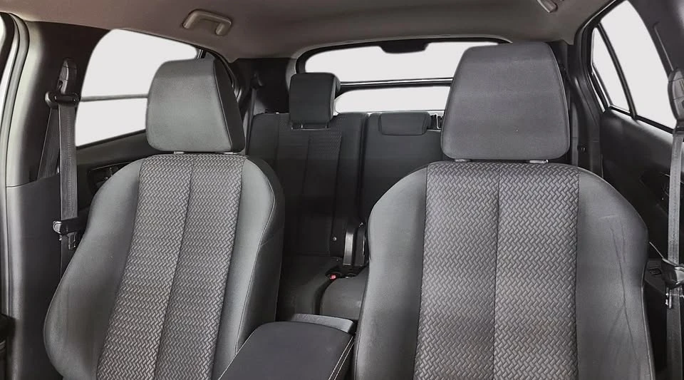 2020 Mitsubishi Eclipse Cross - Image 8 of 19