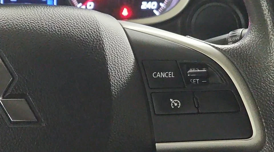 2020 Mitsubishi Eclipse Cross - Image 11 of 19
