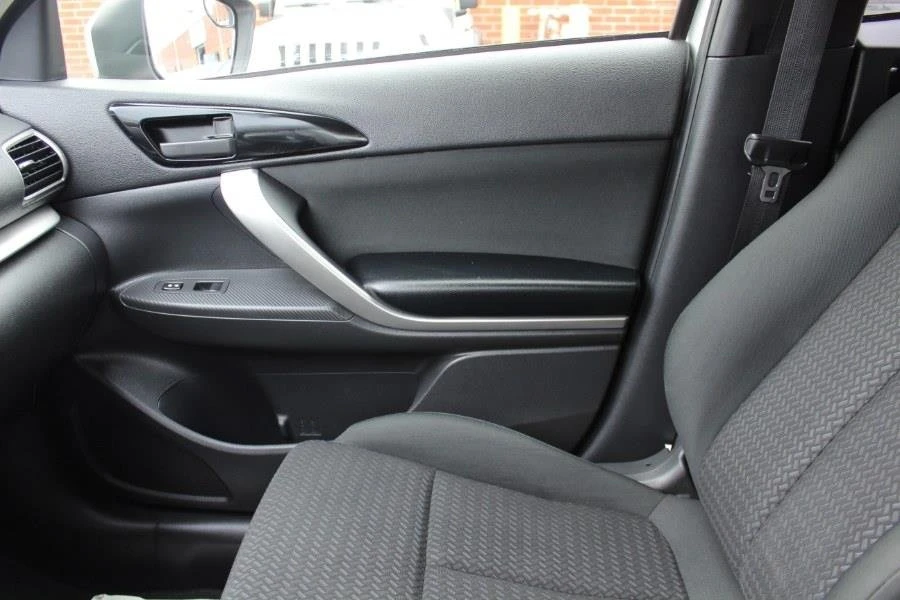 2020 Mitsubishi Eclipse Cross - Image 17 of 20