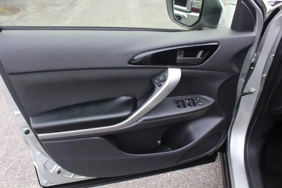 2020 Mitsubishi Eclipse Cross - Image 10 of 20