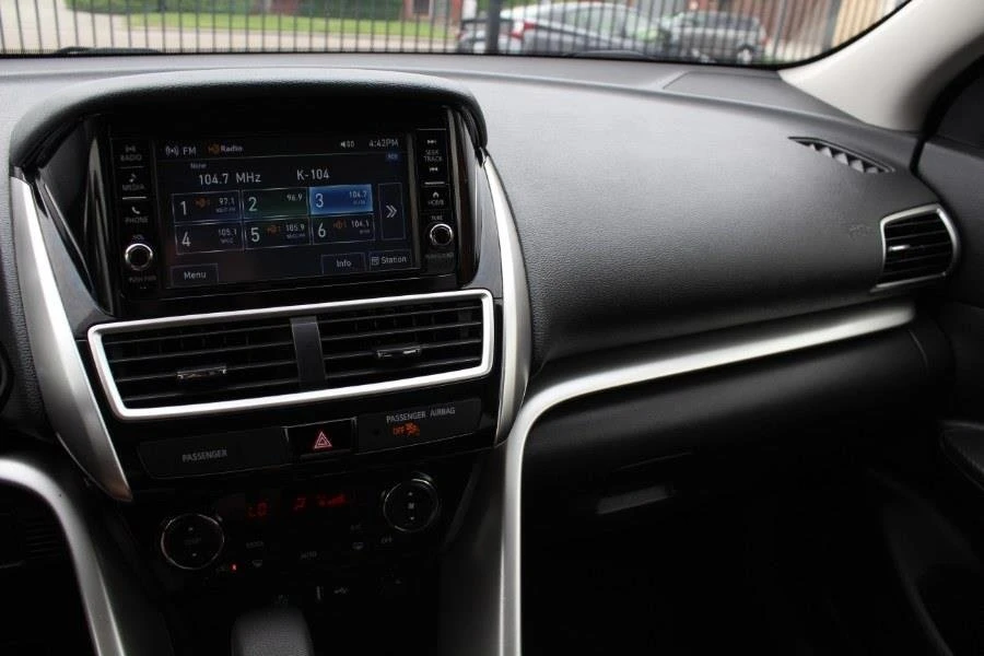 2020 Mitsubishi Eclipse Cross - Image 16 of 20