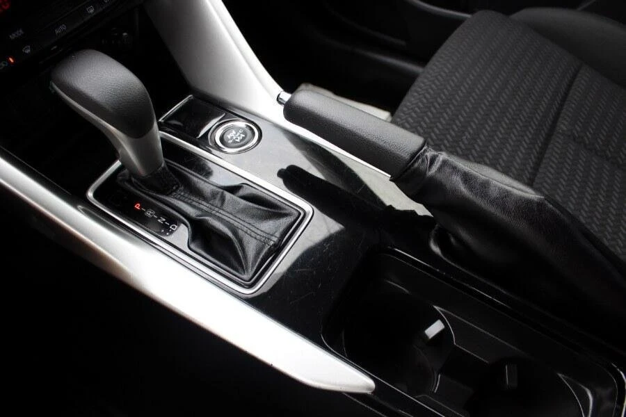 2020 Mitsubishi Eclipse Cross - Image 18 of 20