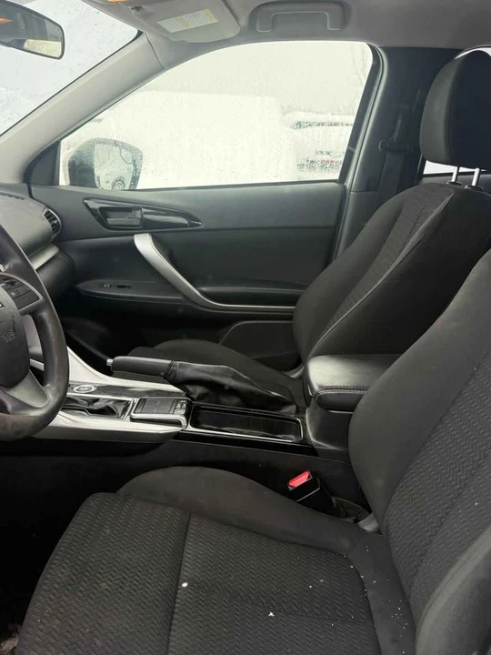 2020 Mitsubishi Eclipse Cross - Image 8 of 11