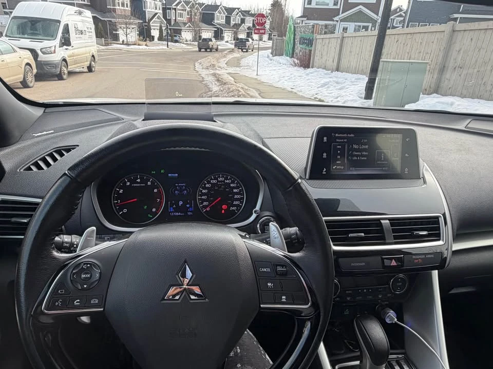2020 Mitsubishi Eclipse Cross - Image 8 of 15