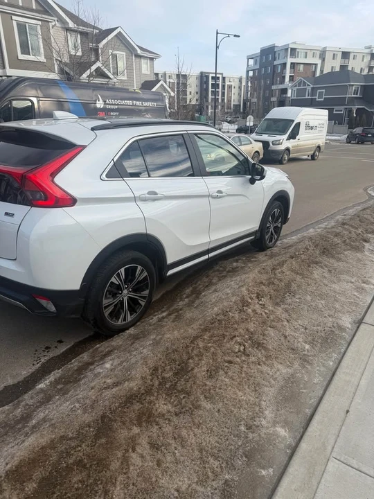 2020 Mitsubishi Eclipse Cross - Image 3 of 15
