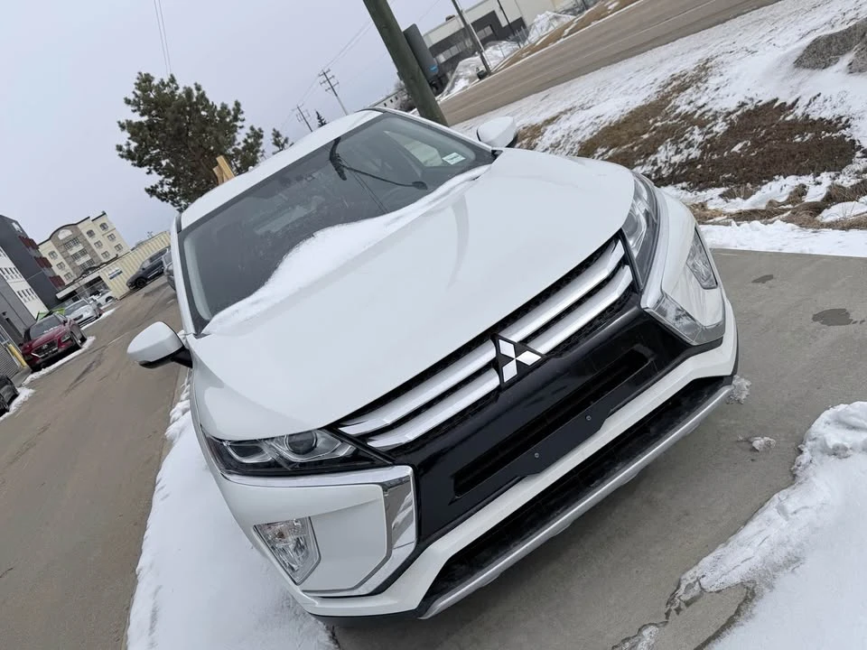2020 Mitsubishi Eclipse Cross - Image 2 of 9