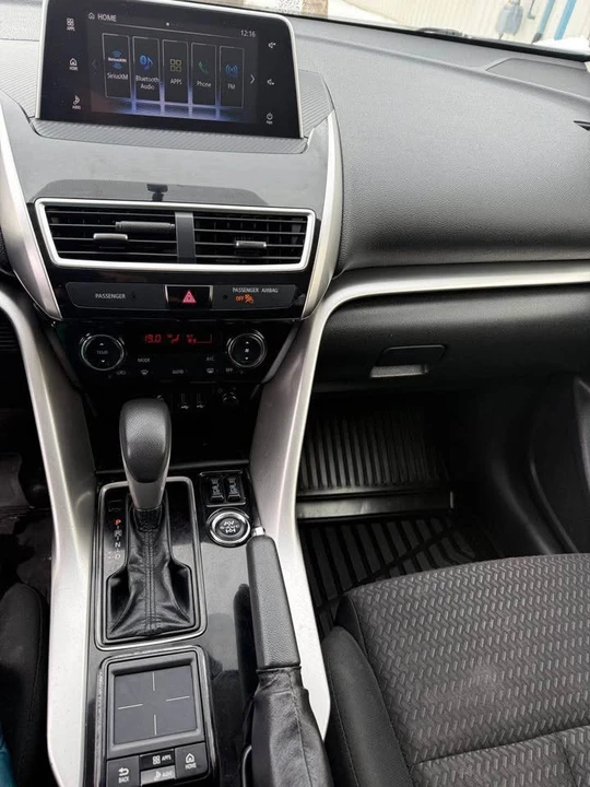 2020 Mitsubishi Eclipse Cross - Image 8 of 12
