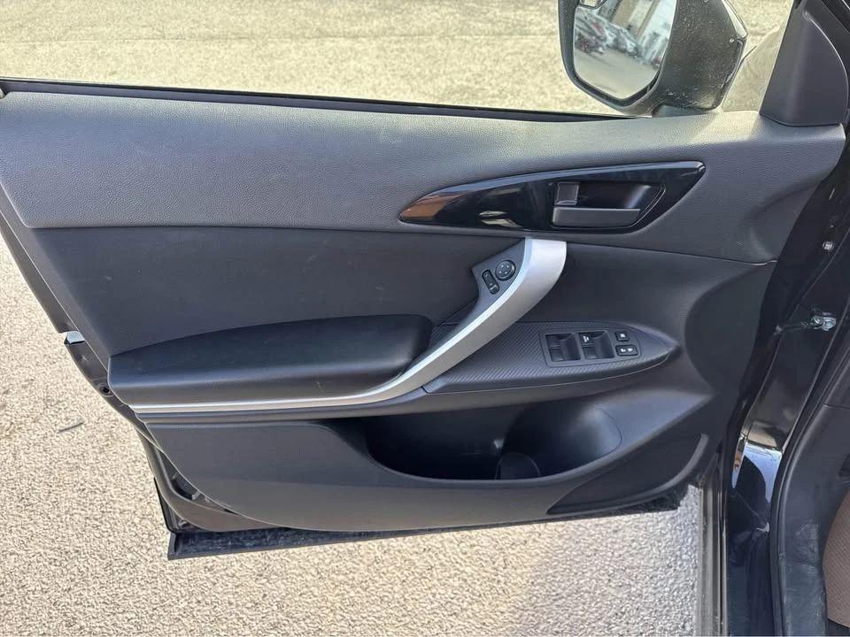2020 Mitsubishi Eclipse Cross - Image 9 of 15