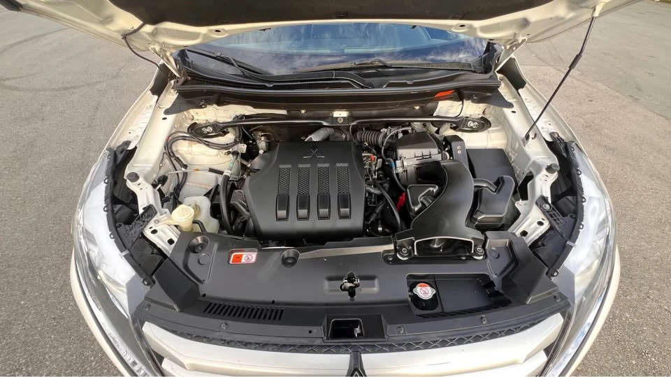 2020 Mitsubishi Eclipse Cross - Image 15 of 18