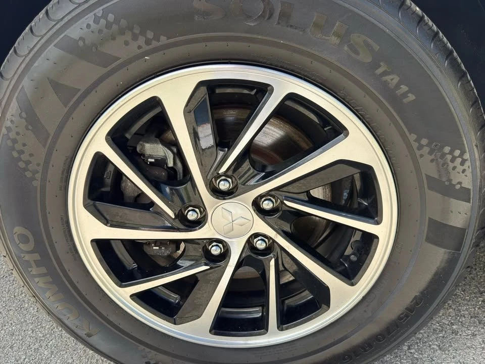 2020 Mitsubishi Eclipse Cross - Image 10 of 20