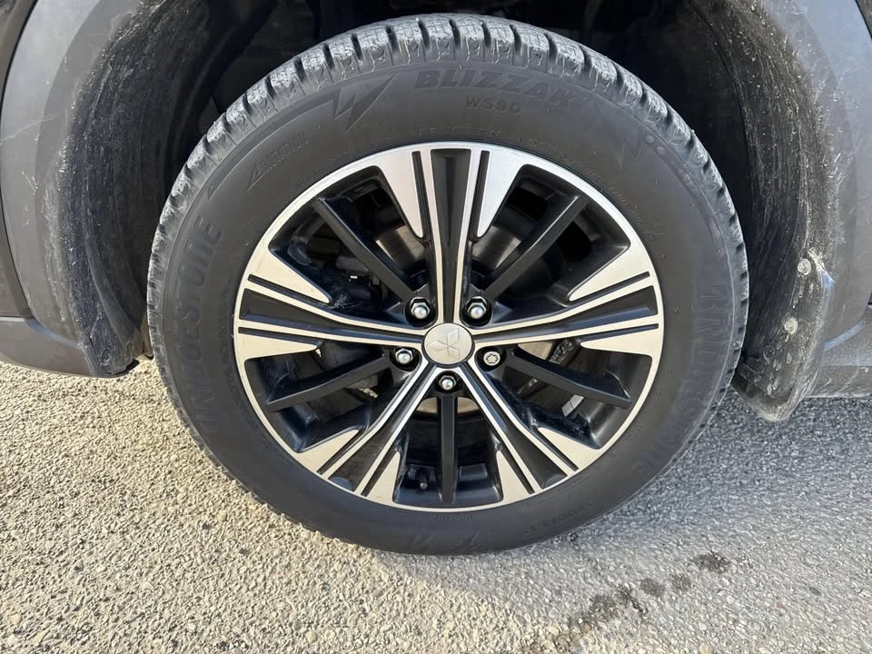 2020 Mitsubishi Eclipse Cross - Image 8 of 12