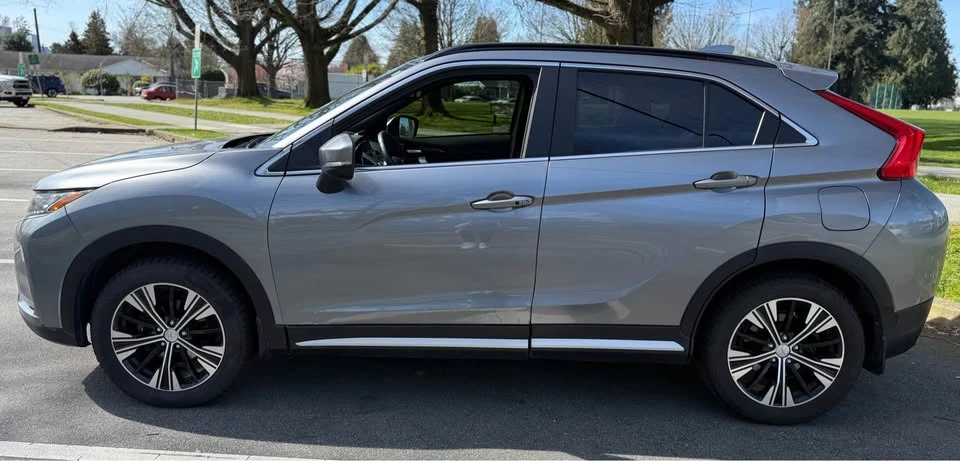 2020 Mitsubishi Eclipse Cross - Image 4 of 18