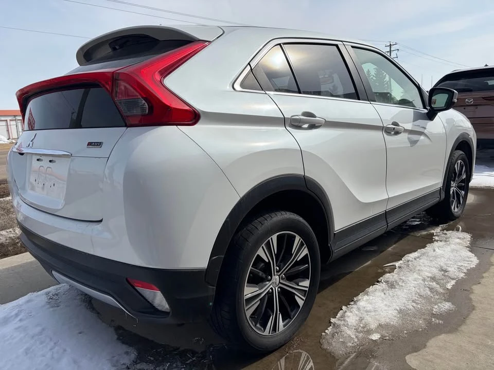 2020 Mitsubishi Eclipse Cross - Image 5 of 8