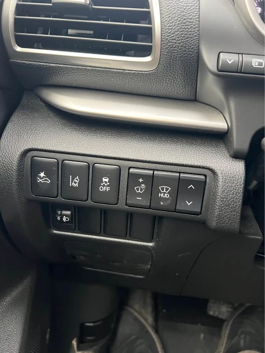 2020 Mitsubishi Eclipse Cross - Image 12 of 17