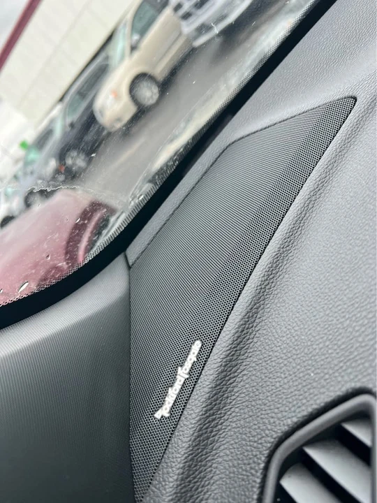 2020 Mitsubishi Eclipse Cross - Image 13 of 17