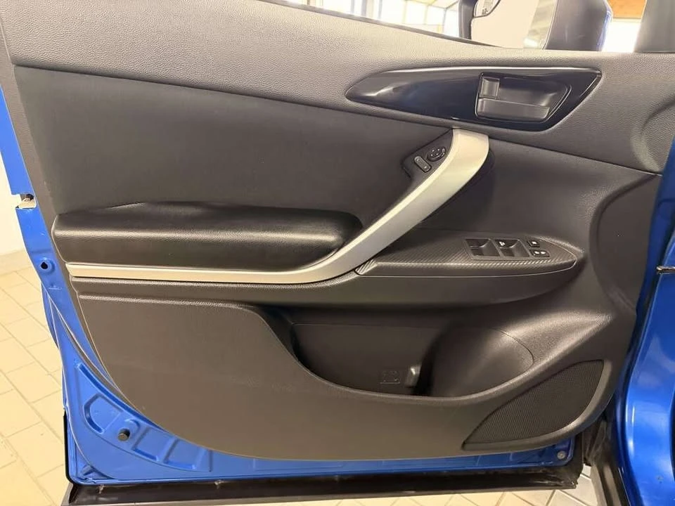2020 Mitsubishi Eclipse Cross - Image 14 of 19