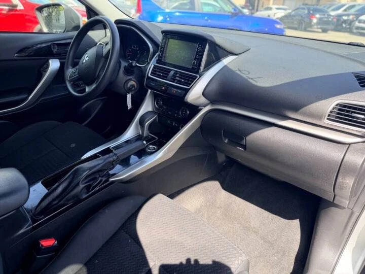 2020 Mitsubishi Eclipse Cross - Image 8 of 15