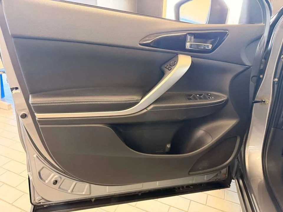 2020 Mitsubishi Eclipse Cross - Image 14 of 19