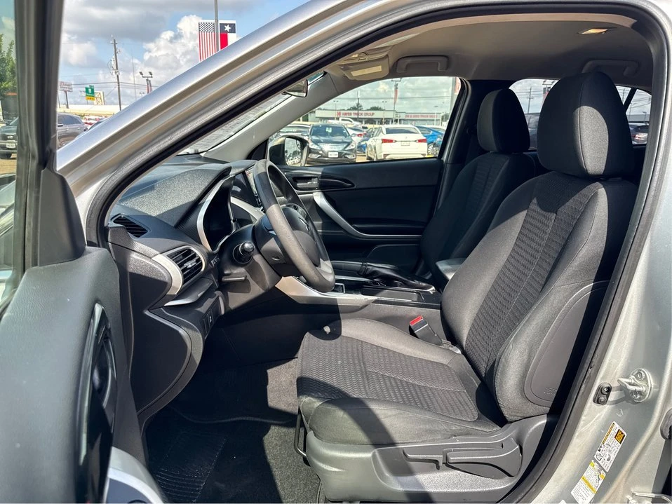2020 Mitsubishi Eclipse Cross - Image 9 of 16
