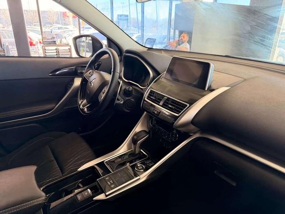 2020 Mitsubishi Eclipse Cross - Image 8 of 19